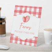 Strawberry Favor Sign | 8x10" Erdbeerzeichen Sockelschild (In SItu)