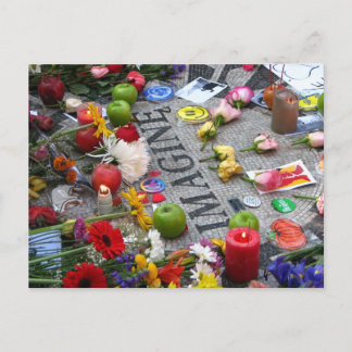 Strawberry Fields Postkarte