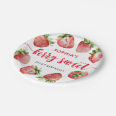Strawberry First Birthday Berry Sweet Pappteller (Schrägansicht)