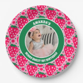 Strawberry First Birthday Celebration Photo Pappteller (Vorderseite)