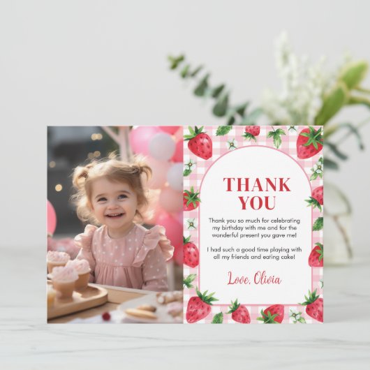 Strawberry First Birthday Party Danke Karte (Stehend Vorderseite)
