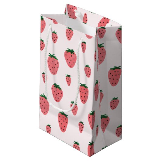 Strawberry Girl First Birthday Party Kleine Geschenktüte (Vorderseite Schrägansicht)