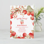 Strawberry Girls Berry Sweet Second Birthday Einladung (Stehend Vorderseite)