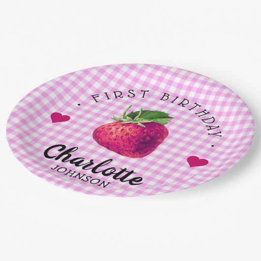 Strawberry Hearts Birthday Girl Pink Checkered Pappteller (Schrägansicht)