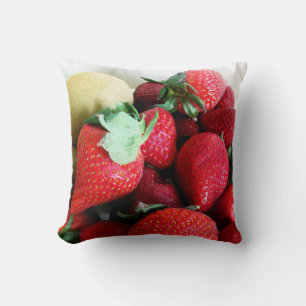 Strawberry Kiwi Throw Pillow Kissen