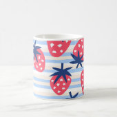 Strawberry Line Art: Sweet Seamless Muster Kaffeetasse (Mittel)