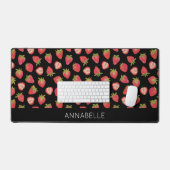 Strawberry Pattern Schwarzer Vorname Schreibtischunterlage (Tastatur & Maus)
