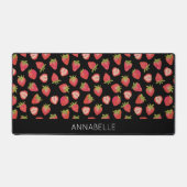 Strawberry Pattern Schwarzer Vorname Schreibtischunterlage (Vorderseite)