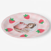 Strawberry Pink Berry First Baby Birthday Foto Pappteller (Schrägansicht)