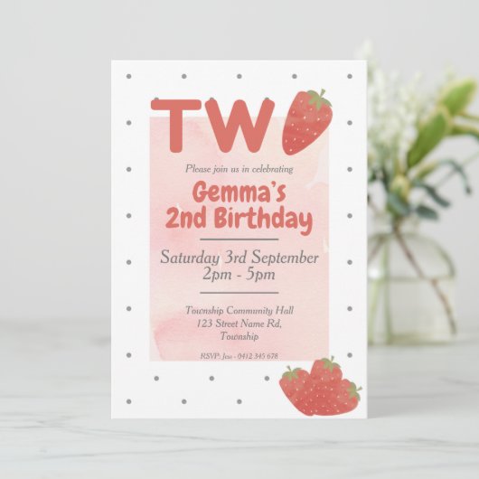 Strawberry Polka Dot TWO 2 Einladung (Stehend Vorderseite)
