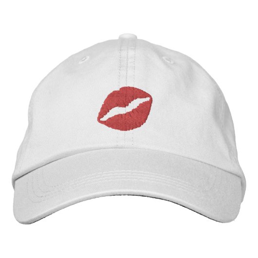 Strawberry Red Lipstick Print Kiss Bestickte Kappe (Vorderseite)