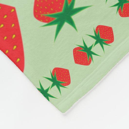 Strawberry Small Fleece Blanket (Ecke)
