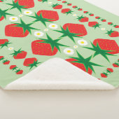 Strawberry Small Sherpa Blanket Sherpadecke (3/4)