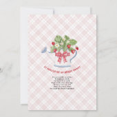 Strawberry So Berry Sweet Pink Gingham Girl Shower Einladung (Rückseite)