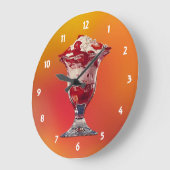 Strawberry Sundae Clock Große Wanduhr (Winkel)