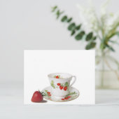 StrawBerry Tea Cup und Saucer Postkarte (Stehend Vorderseite)