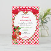 Strawberry Theme Baby Girl Gingham Red Green Einladung (Stehend Vorderseite)