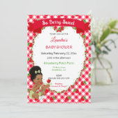 Strawberry Theme Baby Girl Gingham Red Green Einladung (Stehend Vorderseite)