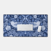 Strawberry Thief Blue Monotone, William Morris Schreibtischunterlage (Tastatur & Maus)