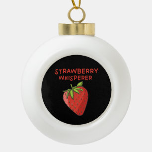 Strawberry Whisperer Keramik Kugel-Ornament