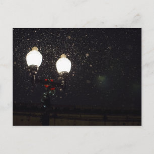 Street Light mit Holiday Bow und Garland Feiertagspostkarte