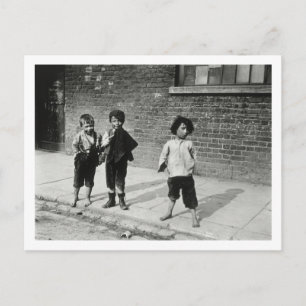 Street urchins Lambeth (b/w Foto) Postkarte