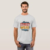 Streetwear Vibes - Bold Urban Graphic Design T-Shirt (Vorne ganz)