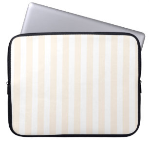 Streifen aus beigefarbenem und weißem Süßwarengebä Laptopschutzhülle