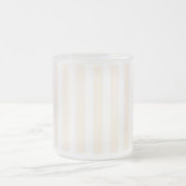 Streifen aus beigefarbenem und weißem Süßwarengebä Mattglastasse (Mittel)