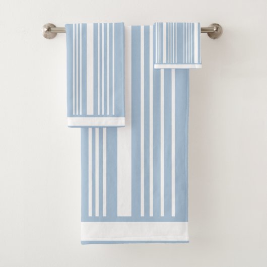 Streifen Blassblaues und weißes Badetuch Set (Insitu)
