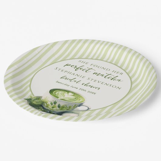 Streifen, die sie ihr perfektes Matcha-Brautparty  Pappteller (Schrägansicht)