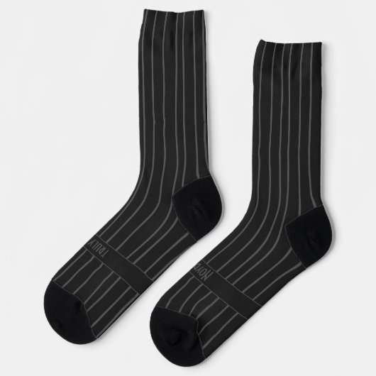 Streifen, grau auf schwarz, wahrlich trostloser Kl Socken (Linkes Detail)