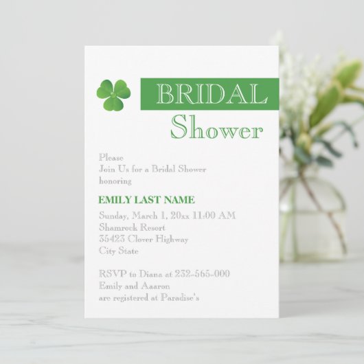 Streifen & grünes Klee Irish Hochzeitssemble Braut Einladung (Stehend Vorderseite)