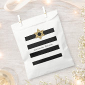 Streifen in schwarz und weiß mit goldenem Stern vo Geschenktütchen (Ausgeschnitten)