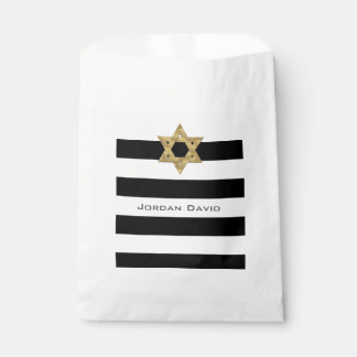Streifen in schwarz und weiß mit goldenem Stern vo Geschenktütchen
