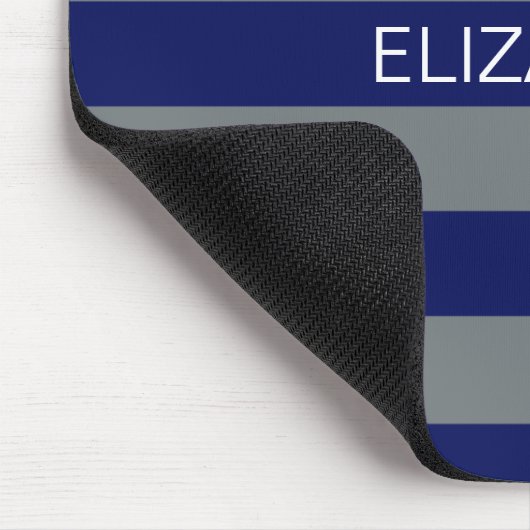 Streifen-Namen-Monogramm der Holzkohlen-Marine-5c Mousepad (Ecke)