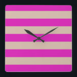 STREIFEN, verstellbar, rosa Quadratische Wanduhr<br><div class="desc">Farbige Streifen vor der Hintergrundfarbe, die ersetzt werden kann. Spielen Sie mit verschiedenen Hintergrundfarben, um ein persönliches Spiel zu erstellen!</div>