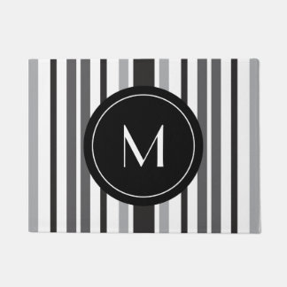 Streifenmuster Grau Schwarz-weißes Monogramm Fußmatte