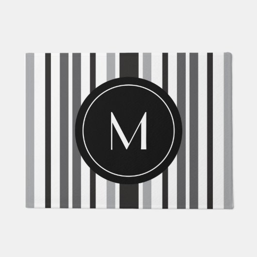 Streifenmuster Grau Schwarz-weißes Monogramm Fußmatte (Vorderseite)