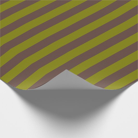Streifenmuster in Schokoladenbraun und Olivgrün Geschenkpapier (Ecke)