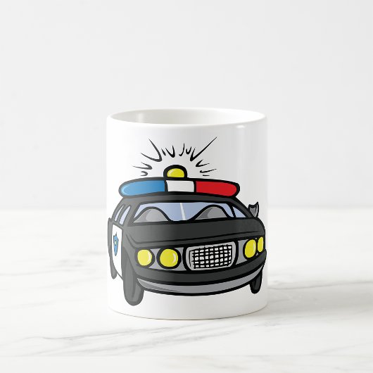 Streifenwagen mit blinkenden Sirenenlichtern Kaffeetasse