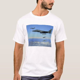 Streik-Eagle-Flugzeuge der US-Luftwaffe-F-15E T-Shirt