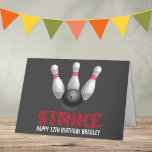 Streit! Modern Bowling Birthday Karte<br><div class="desc">Senden Sie einen Geburtstagsgruß mit dieser trendigen Bowling-Grußkarte. Fügen Sie einfach Ihre persönliche Nachricht mit dem Feld "Personalisieren Sie diese Vorlage" hinzu. Das Karteninnere ist leer,  damit Sie eine persönliche Nachricht schreiben können,  oder klicken Sie auf Bearbeiten,  um einen Text oder ein Foto hinzuzufügen.</div>
