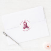 Strength with Grace – Pink Feather Breast Cancer Runder Aufkleber (Umschlag)