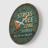 Stress Free Zone Rustic Beach House Decor Große Wanduhr (Winkel)