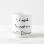 Stressed gesegnet und Kaffee besessen stilvoll Kaffeetasse (Mittel)
