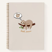 Stretch Tomorrow Sloth Notizbuch | Cozy Minimal 2. (Vorderseite)