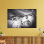 Stretched Canvas Print - Model Portrait Leinwanddruck (Insitu (Wohnzimmer))
