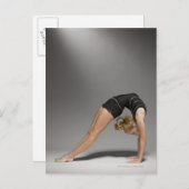 Stretching bei weiblichen Gymnastik, Studio-Schuss Postkarte (Vorne/Hinten)