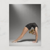 Stretching bei weiblichen Gymnastik, Studio-Schuss Postkarte (Vorderseite)